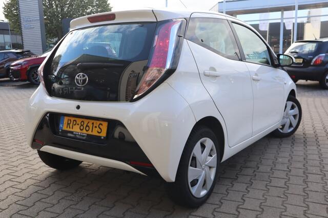 Toyota AYGO 1.0 VVT-i x-play Carplay | Camera