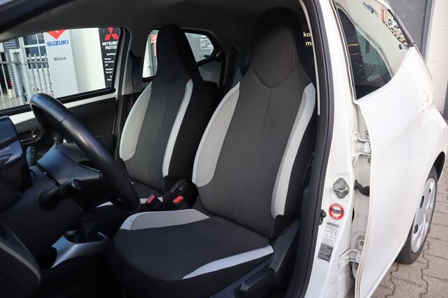 Toyota AYGO 1.0 VVT-i x-play Carplay | Camera