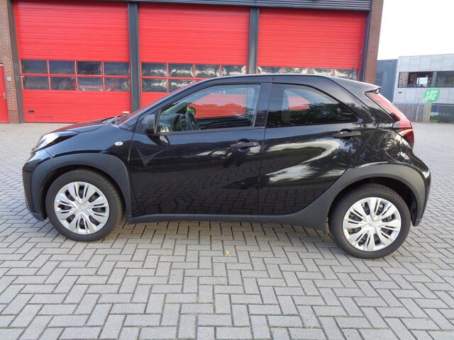 Toyota AYGO X 1.0 VVT-i MT