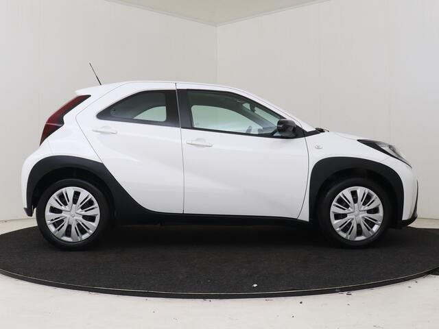 Toyota AYGO X 1.0 VVT-i MT Play | Dealer onderhouden | Apple CarPlay/Android Auto | Cruise Control Adaptive | Achteruitrijcamera | Airco | Bluetooth | Elektrische ramen voor | Elektrisch verstelbare buitenspiegels |