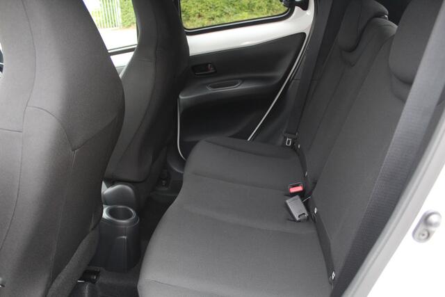 Toyota AYGO X 1.0 VVT-i S-CVT first | Rijklaar | 'Trekhaak' | Apple/Android | LED | Stoelverw. | Clima | Adap.cruise | Dealer onderhouden