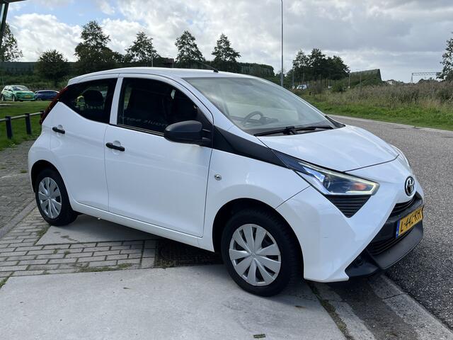 Toyota AYGO 1.0 VVT-i x-fun / Airco / Cruise / Elek Ramen V / Bleutooth /