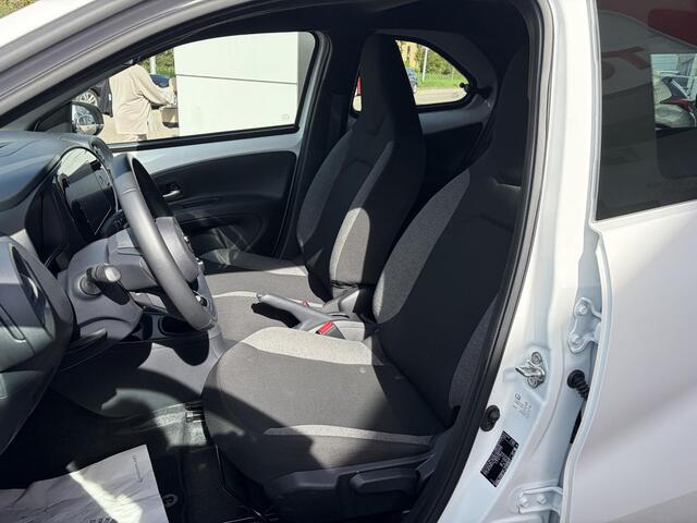 Toyota AYGO X 1.0 VVT-i MT Play