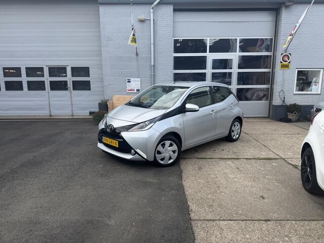 Toyota AYGO 1.0 VVT-i x-play
