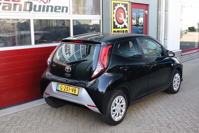 Toyota AYGO 1.0 VVT-i x-play O.a: Camera, Carplay, Airco, Bluetooth, Rijklaar, Etc. All-in prijs!