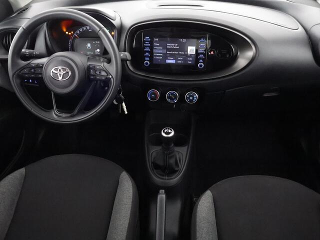 Toyota AYGO X 1.0 VVT-i MT Play | SLECHTS 5.300 KM! | Apple Carplay & AndroidAUTO | Camera | 1e eigenaar |