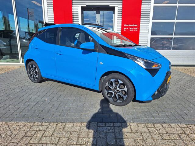 Toyota AYGO 1.0 VVT-i x-cite met elektrisch cabrio dak