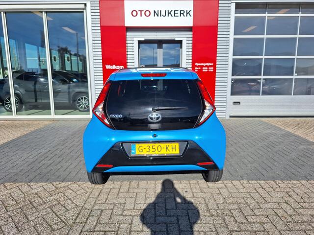Toyota AYGO 1.0 VVT-i x-cite met elektrisch cabrio dak