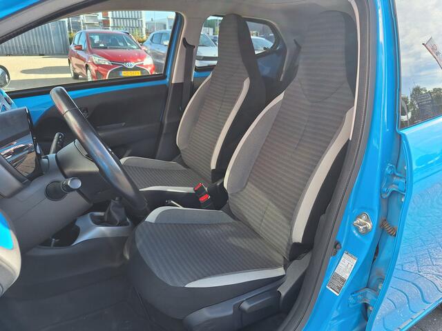 Toyota AYGO 1.0 VVT-i x-cite met elektrisch cabrio dak