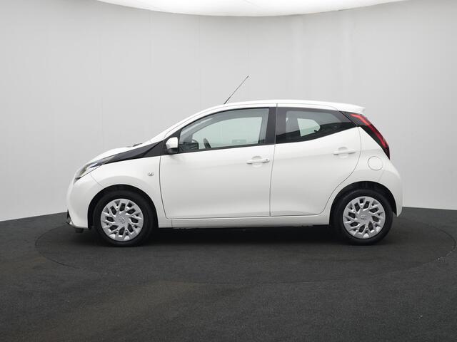 Toyota AYGO 1.0 VVT-i x-play | NL Auto | Dealer Onderhouden | Achteruitrijcamera |