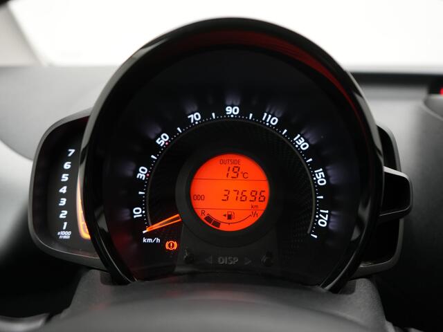 Toyota AYGO 1.0 VVT-i x-play | NL Auto | Dealer Onderhouden | Achteruitrijcamera |