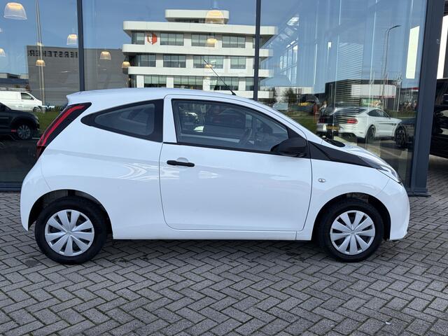 Toyota AYGO 1.0 VVT-i x-fun Airco | Electrische Ramen | 3 Deurs | Cruise Control
