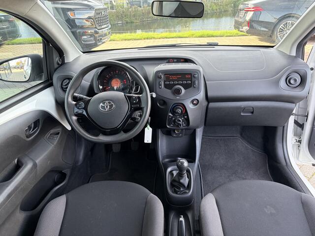 Toyota AYGO 1.0 VVT-i x-fun Airco | Electrische Ramen | 3 Deurs | Cruise Control
