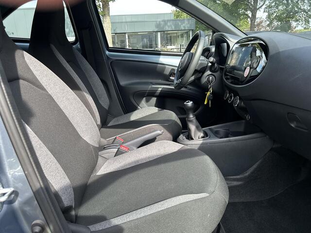 Toyota AYGO X 1.0 VVT-i MT Play