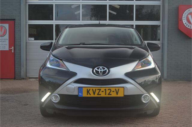 Toyota AYGO 1.0 VVT-i x Leder, Camera, 12 mnd. gar.