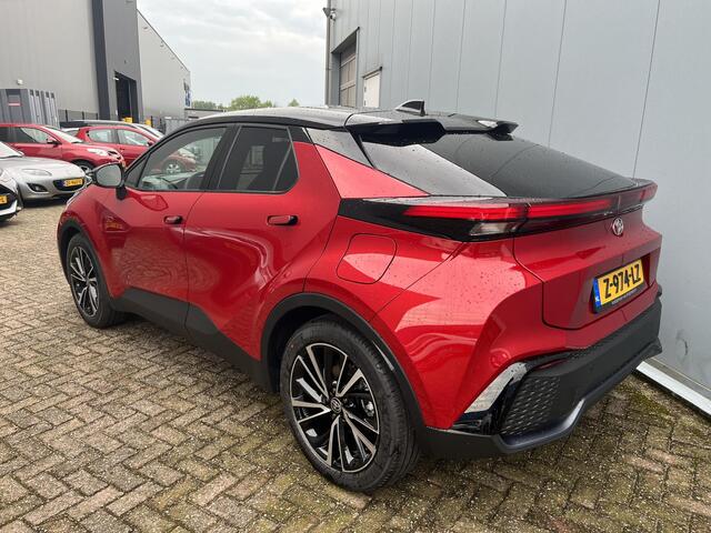 Toyota C-HR Hybrid 140 Executive Bi-Tone NGP | REGISTRATIEVOORDEEL | inc. alle acties | Winter Pakket | Elektrische Stoelverstelling | JBL | LED | Head up Display |
