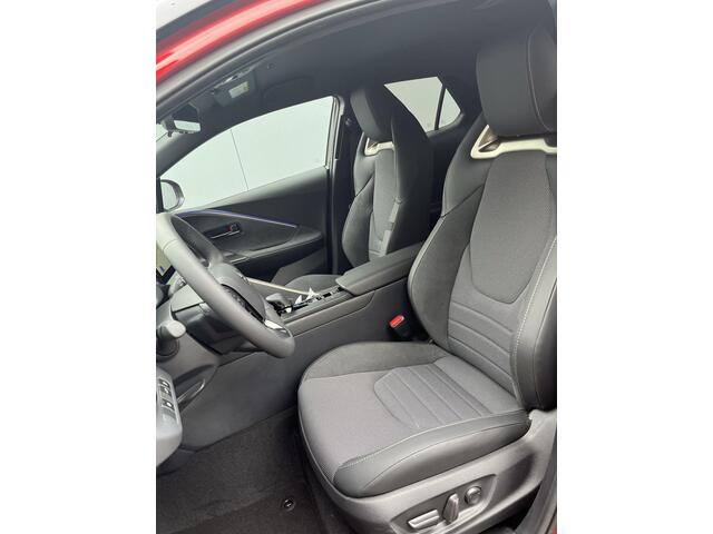 Toyota C-HR Hybrid 140 Executive Bi-Tone NGP | REGISTRATIEVOORDEEL | inc. alle acties | Winter Pakket | Elektrische Stoelverstelling | JBL | LED | Head up Display |
