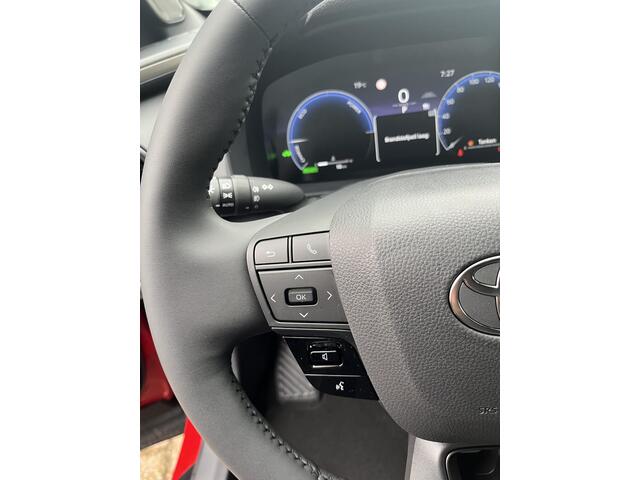 Toyota C-HR Hybrid 140 Executive Bi-Tone NGP | REGISTRATIEVOORDEEL | inc. alle acties | Winter Pakket | Elektrische Stoelverstelling | JBL | LED | Head up Display |