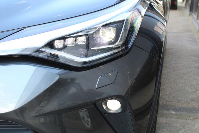 Toyota C-HR 1.8 Hybrid Style Bi-Tone | Rijklaar | Blind Spot | Stoel-/stuurverw. | LED | Keyless | Navi | Apple/Android