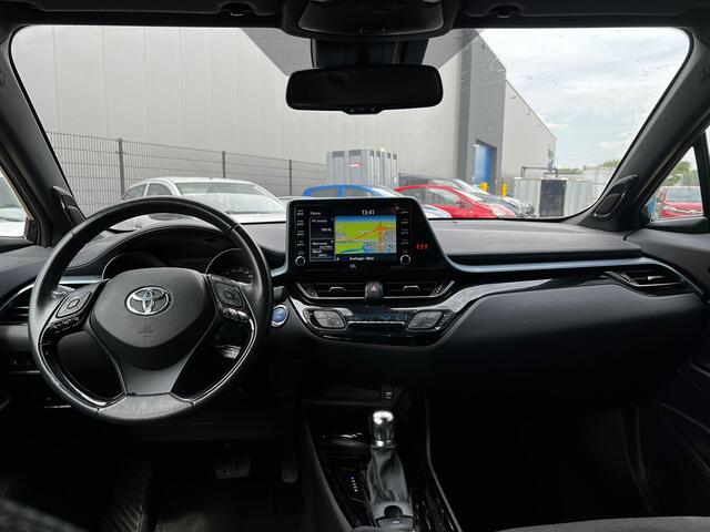 Toyota C-HR 1.8 Hybrid First Edition | 1e Eigenaar | nieuw Geleverd en Onderhouden | 10 Jaar Garantie | Trekhaak | JBL | LED | Stoelverwarming |