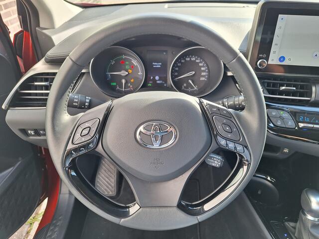 Toyota C-HR 1.8 Hybrid Dynamic | PDC v+a| ECC | Navi | LMV | All season banden |