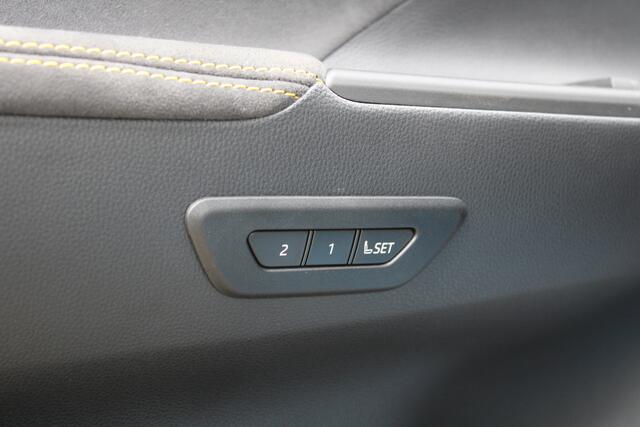 Toyota C-HR 2.0 Hybrid 200 Première Edition Limited Automaat 197pk | Leder | JBL | BSM | Panoramadak | PDC vóór- & achter |