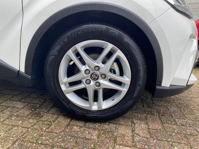 Toyota C-HR 1.8 Hybrid Active | 1e Eigenaar | Nieuw Geleverd | Navigatie | Adaptive Cruise Control | Camera | 10 Jaar Garantie |