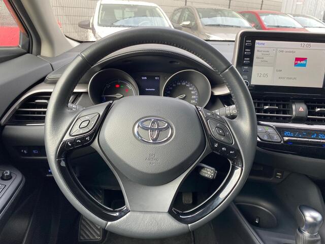 Toyota C-HR 1.8 Hybrid Active | 1e Eigenaar | Nieuw Geleverd | Navigatie | Adaptive Cruise Control | Camera | 10 Jaar Garantie |