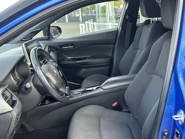 Toyota C-HR 1.8 Hybrid Style + Trekhaak, NL Auto zeer netjes en luxe