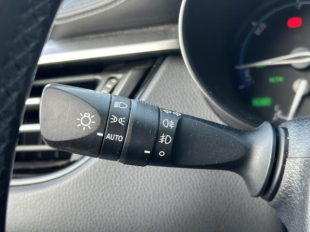 Toyota C-HR 1.8 Hybrid Style + Trekhaak, NL Auto zeer netjes en luxe