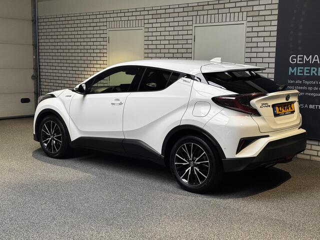Toyota C-HR 1.8 Hybrid Executive automaat
