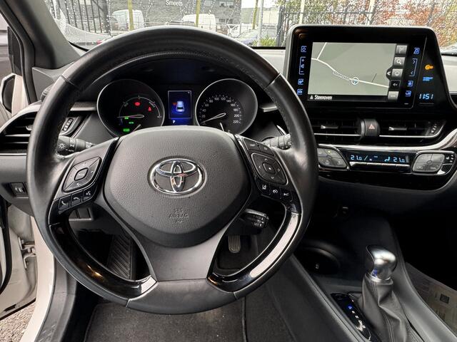 Toyota C-HR 1.8 Hybrid Dynamic // CAMERA // ADAPTIVE CRUISE // NAVI // DODENHOEK SENSOR // CLIMA