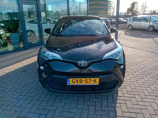 Toyota C-HR 1.8 Hybrid Dynamic Automaat, Airco(aut), Carplay/Android auto, Navigatie, Bluetooth, Keyless, Cruise control adaptief, Stoelverwarming, Camera, Parkeersensoren, Dode hoek detector, Fabrieksgarantie, BOVAG