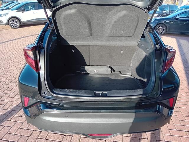 Toyota C-HR 1.8 Hybrid Dynamic Automaat, Airco(aut), Carplay/Android auto, Navigatie, Bluetooth, Keyless, Cruise control adaptief, Stoelverwarming, Camera, Parkeersensoren, Dode hoek detector, Fabrieksgarantie, BOVAG