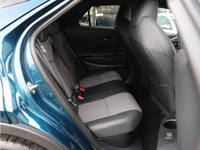 Toyota C-HR 2.0 Hybrid 200 Executive I Nieuw model I Navi I LED I Half-leder