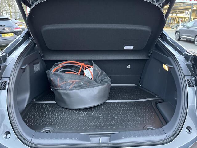 Toyota C-HR 2.0 Plug-in Hybrid 220 First Edition
