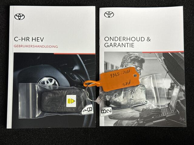 Toyota C-HR 1.8 Hybrid 140 Dynamic *NIEUW* | 10 jaar Garantie! | DIRECT Leverbaar!