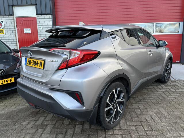 Toyota C-HR 1.8 Hybrid Style KEYLESS / CAMERA / STOELVERW / STUURVERW / NAVI / CLIMA / BLUETOOTH