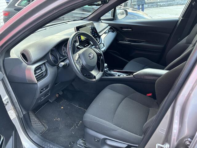 Toyota C-HR 1.8 Hybrid Style KEYLESS / CAMERA / STOELVERW / STUURVERW / NAVI / CLIMA / BLUETOOTH