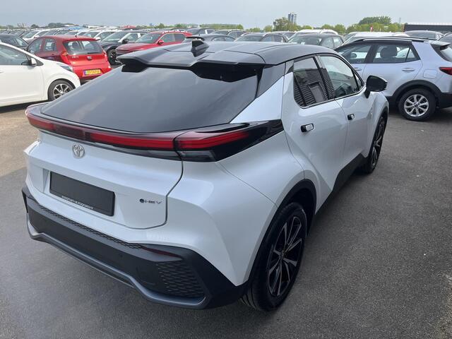 Toyota C-HR 1.8 Hybrid 140 Bi-tone Edition Automaat AppleCarplay/AndroidAuto - LM velgen - Climate Control - Adaptieve Cruisecontrol - Parkeer Camera - Parkeersensoren - Stuurverwarming - Stoelverwarming