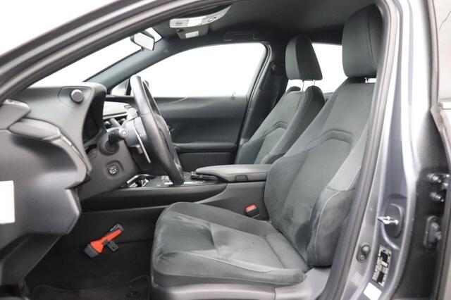Toyota C-HR 300e Business 54 kWh - Navi, Camera