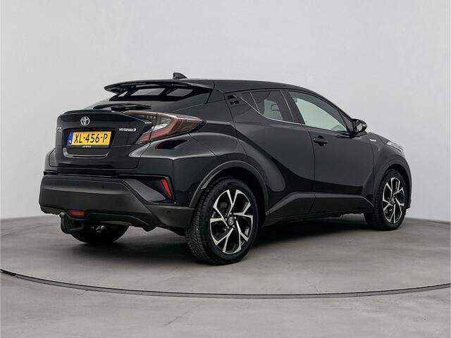 Toyota C-HR 1.8 Hybrid Style | Parkeersensoren | Trekhaak | Navigatie | Climate Control | Cruise Control Adaptief | LM velgen |