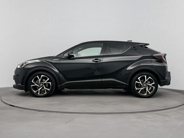 Toyota C-HR 1.8 Hybrid Style | Parkeersensoren | Trekhaak | Navigatie | Climate Control | Cruise Control Adaptief | LM velgen |