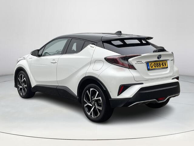 Toyota C-HR 1.8 Hybrid Bi-Tone **NAVIGATIE/ PARKEERSENSOREN/ STOELVERWARMING**