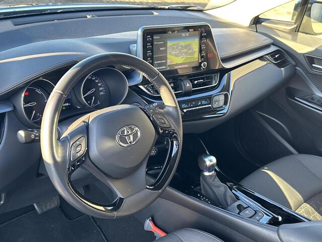 Toyota C-HR 2.0 Hybrid Dynamic **TREKHAAK/ NAVIGATIE/ ADAPTIVE CRUISE CONTROL/ KEYLESS/ 36 MAANDEN GARANTIE**