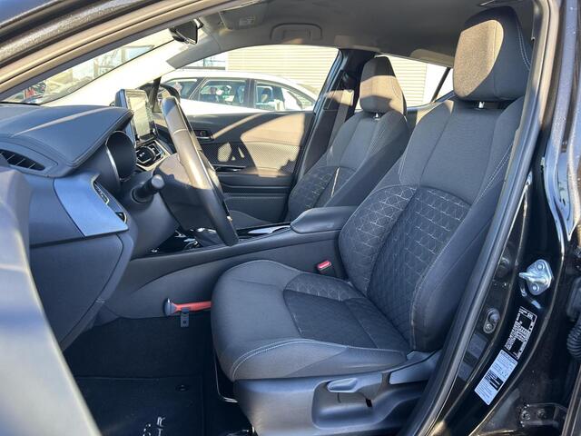 Toyota C-HR 2.0 Hybrid Dynamic **TREKHAAK/ NAVIGATIE/ ADAPTIVE CRUISE CONTROL/ KEYLESS/ 36 MAANDEN GARANTIE**