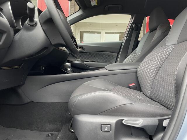 Toyota C-HR 2.0 Hybrid Style Bi-Tone | Stuur + Stoelverwarming | Trekhaak |