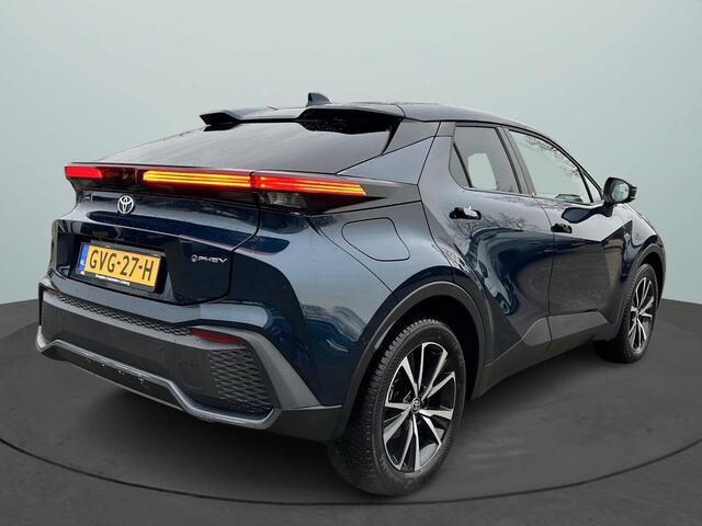Toyota C-HR 2.0 Plug-in Hybrid 220 First Edition Navigatie / 360 Camera / Climate Control / Cruise Control Adaptief / All-Season