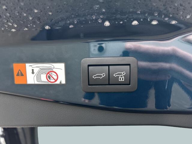 Toyota C-HR 2.0 Plug-in Hybrid 220 First Edition Navigatie / 360 Camera / Climate Control / Cruise Control Adaptief / All-Season