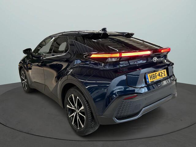 Toyota C-HR 1.8 Hybrid 140 First Edition Navigatie / 360 Camera / Climate Control / Cruise Control Adaptief / All-Season